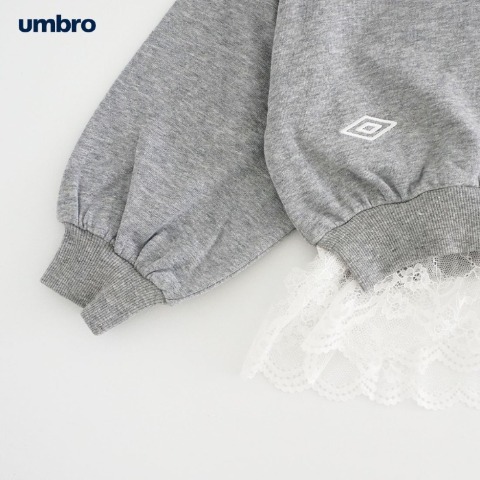キッズ　トレーナー（110cm～130cm・UMBRO）