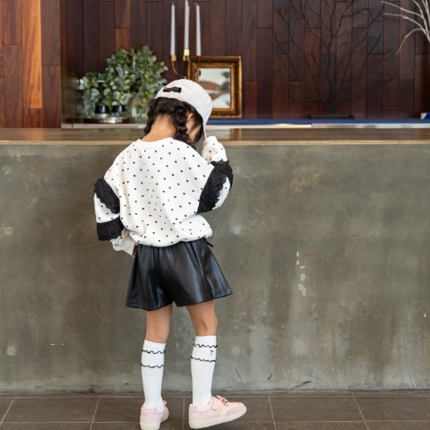 キッズ　トレーナー（110～130cm・Disney/anna）