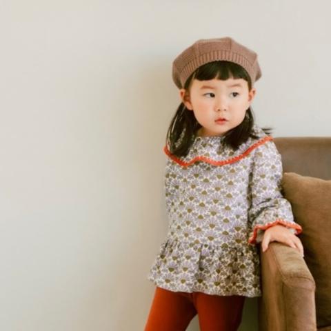 キッズ　airi総柄ピエロ襟プルオーバー　（110～130cm・JUO）
