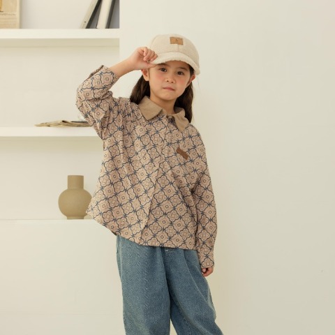 キッズ　シャツ（110~130㎝・yumi）
