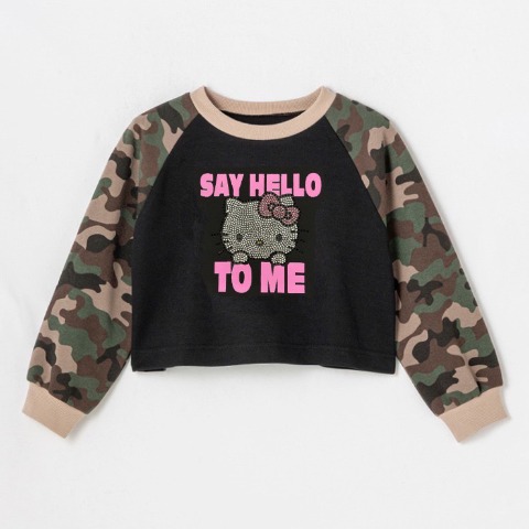 キッズ　プルオーバー（120・130cm・ハローキティ）