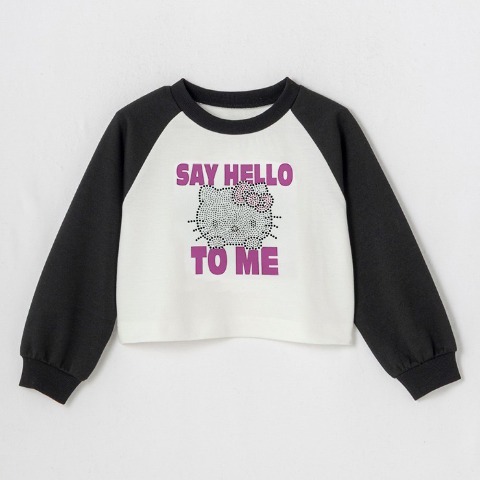 キッズ　プルオーバー（120・130cm・ハローキティ）