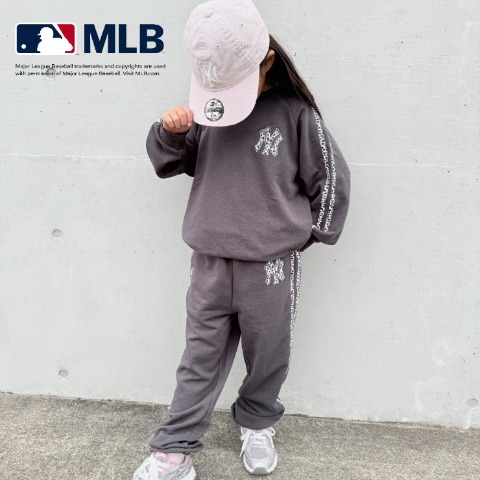 キッズ　トレーナー（110・120cm・MLB）