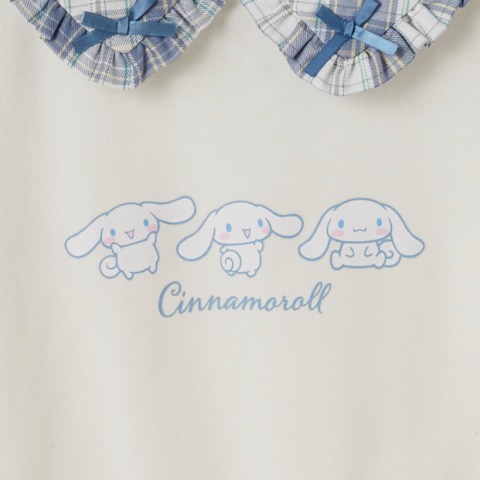 キッズ　トレーナー（120・130cm・シナモロール）