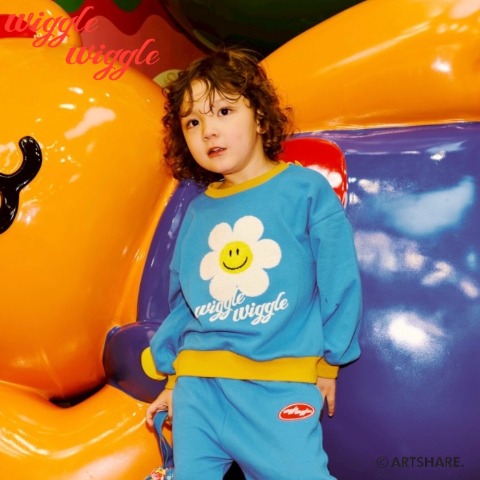 キッズ　トレーナー（110~120cm・wiggle wiggle）