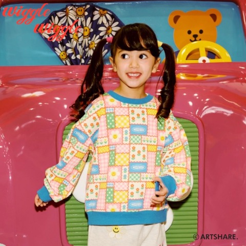 キッズ　トレーナー（110~120cm・wiggle wiggle）