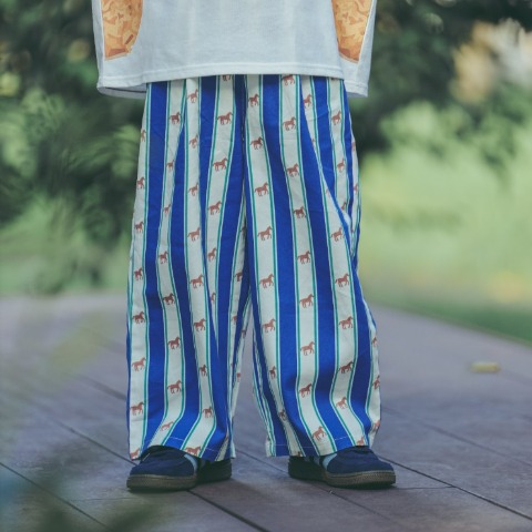 キッズ　パンツ（110～130㎝・mewoo!）