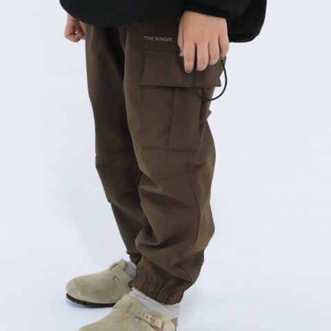 キッズ　パンツ　（110cm～130cm・TOO SUNDAY）