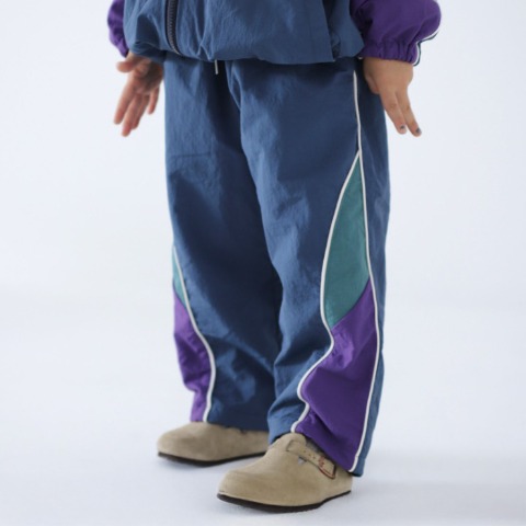 キッズ　パンツ（110cm～130cm・UMBRO）