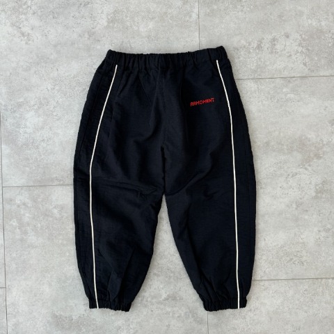 キッズ　ナイロンパンツ(110～130cm・RRmoment/RINA)