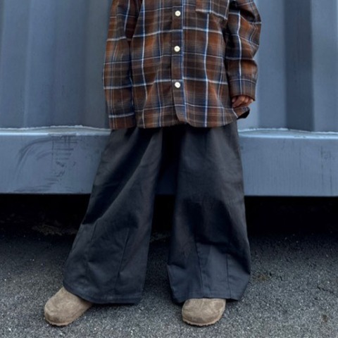 キッズ　パンツ（110～130cm・MONOD.）