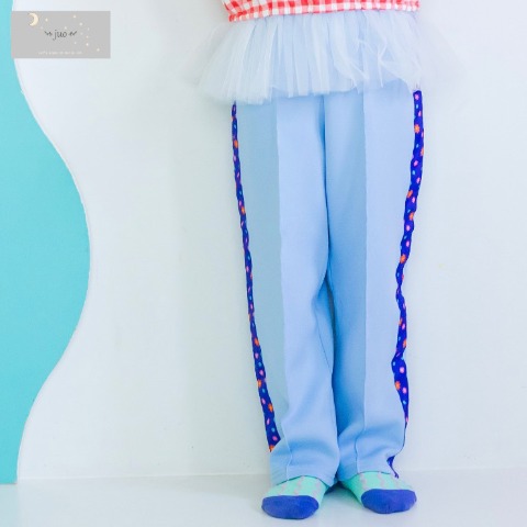 キッズ　airi花柄ライントラックパンツ　（110～120cm　JUO）