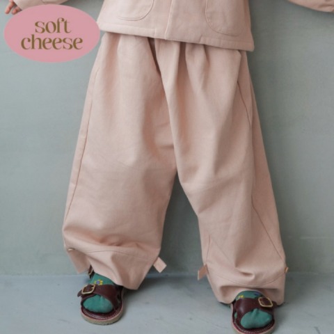 キッズ　パンツ（110～130cm・softcheese）