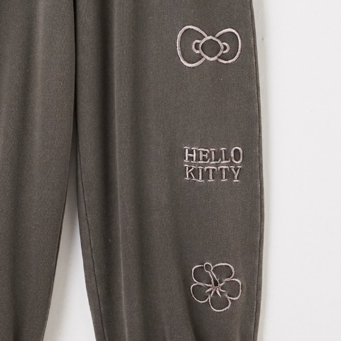 キッズ　パンツ（120・130cm・ハローキティ）