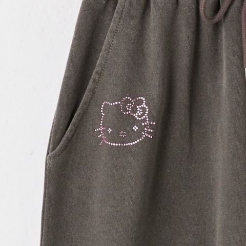 キッズ　パンツ（120・130cm・ハローキティ）