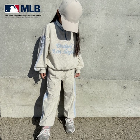 キッズ　パンツ（110～130cm・MLB）