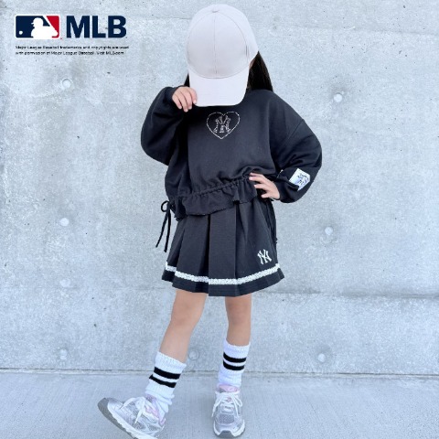 キッズ　スカート（110～130cm・MLB）