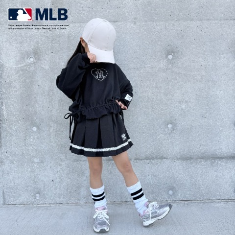 キッズ　スカート（110～130cm・MLB）