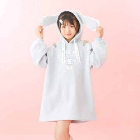 キッズ　ワンピース（120cm・130cm・シナモロール）