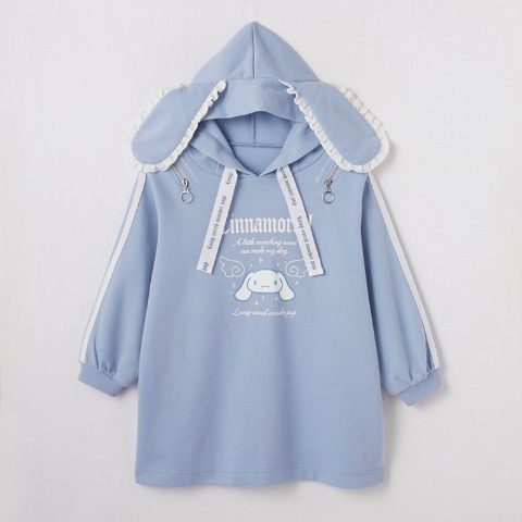 キッズ　ワンピース（120・130cm・シナモロール）