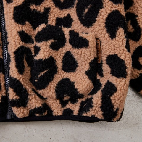 キッズ　ジャケット（110cm～130cm・AMBERROAR)