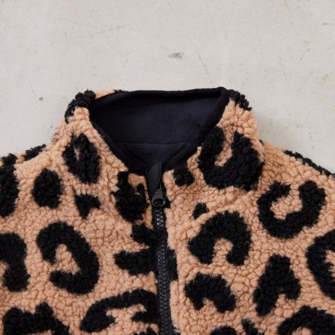 キッズ　ジャケット（110cm～130cm・AMBERROAR)