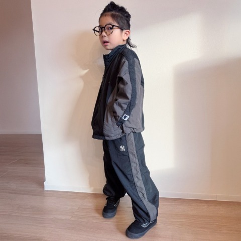 キッズ　ジャケット（110cm～130cm・AMBERROAR/MLB）