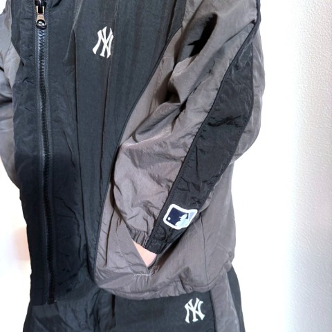 キッズ　ジャケット（110cm～130cm・AMBERROAR/MLB）