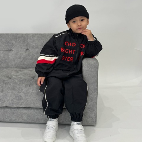 キッズ　ナイロン2WAYジャケット(110～130cm・RRmoment/RINA)