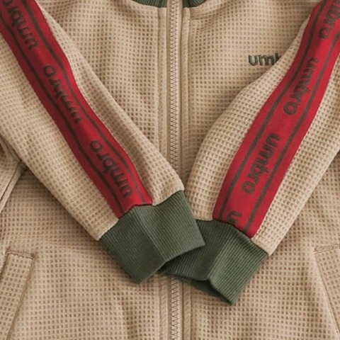 キッズ　ジャケット（110～130cm・UMBRO）