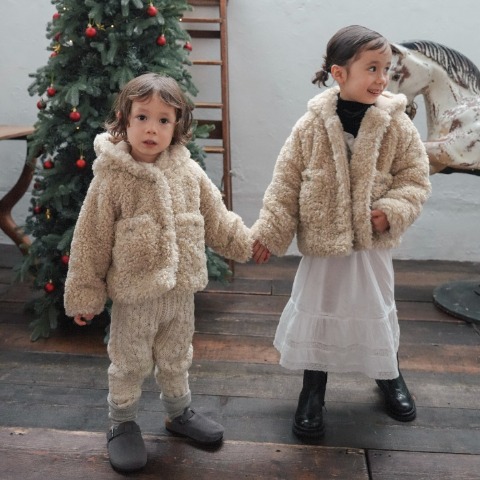 キッズ　ジャケット（110・120cm・softchees）