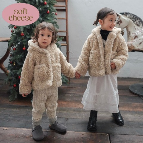 キッズ　ジャケット（110・120cm・softchees）