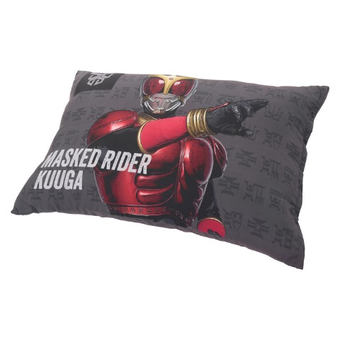枕（43×63cm・仮面ライダークウガ）