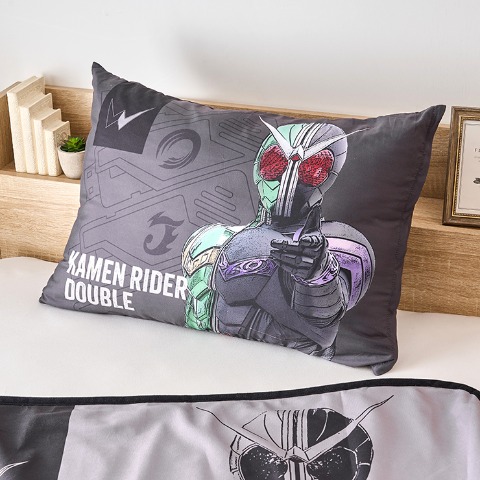 枕（43×63cm・仮面ライダーW）