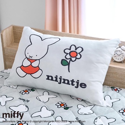 枕（43×63cm・miffy）