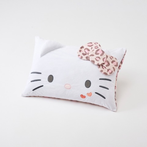 枕（43×63cm・ハローキティ）