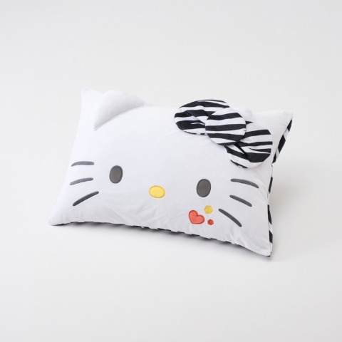 枕（43×63cm・ハローキティ）