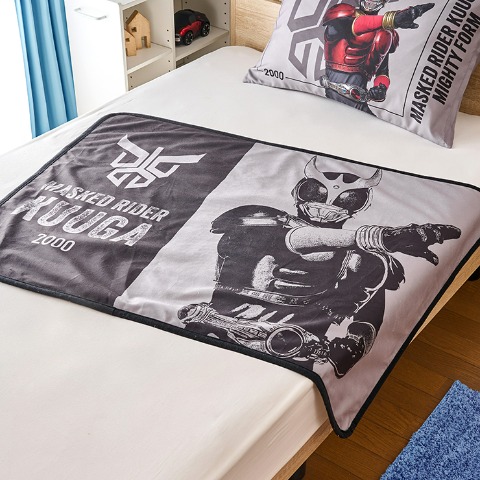ブランケット（ひざ掛けサイズ・仮面ライダークウガ）