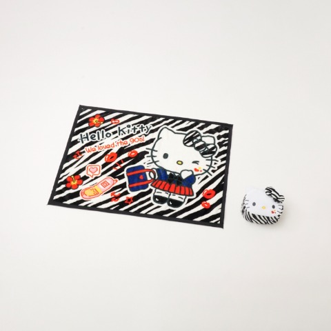 ポーチ付ブランケット（ひざ掛けサイズ・ハローキティ）