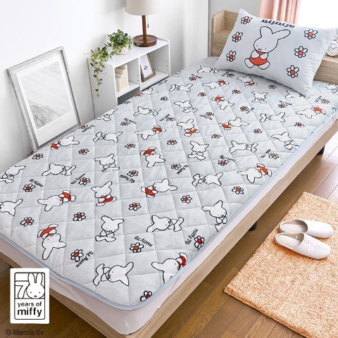 敷きパッド（セミダブルサイズ・miffy）