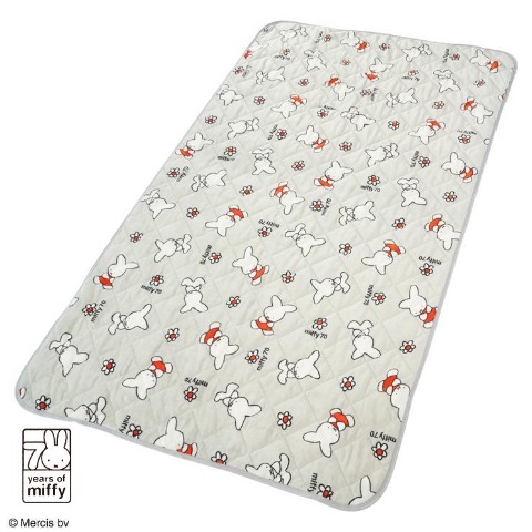 敷きパッド（セミダブルサイズ・miffy）