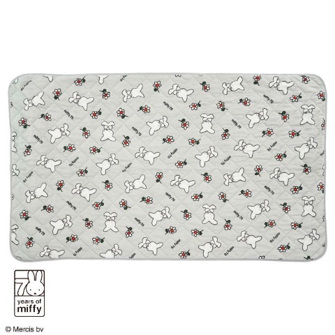 敷きパッド（セミダブルサイズ・miffy）