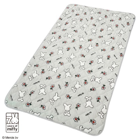 敷きパッド（セミダブルサイズ・miffy）