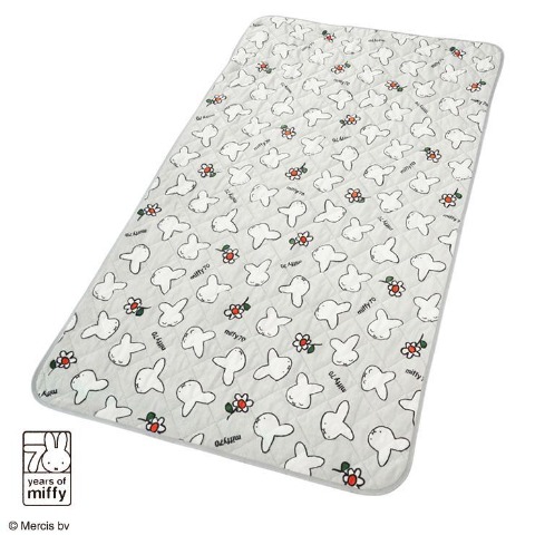 敷きパッド（セミダブルサイズ・miffy）