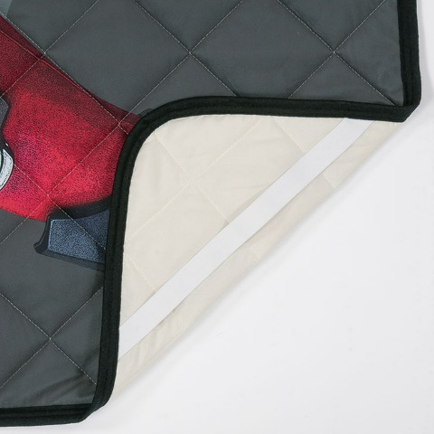 敷きパッド（シングルサイズ・仮面ライダー龍騎）