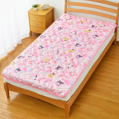 敷きパッド（シングルサイズ・サンリオキャラクターズ）