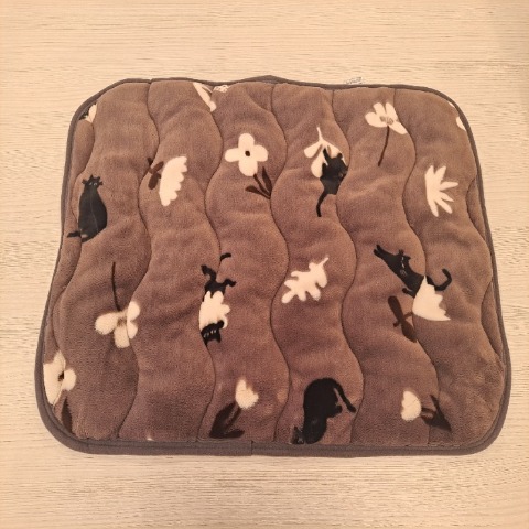 枕バッド（43×63cm・FIBER HEAT）ネコ柄