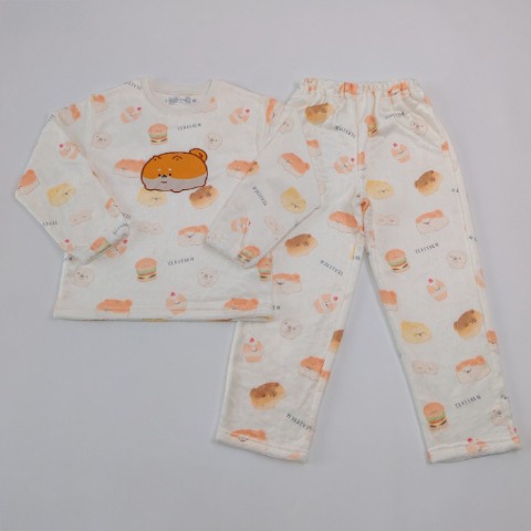 ガールズ　パジャマ（130・140cm　いーすとけん。）