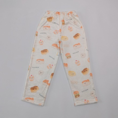 ガールズ　パジャマ（130・140cm　いーすとけん。）