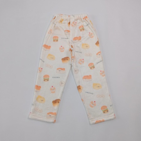 ガールズ　パジャマ（130・140cm　いーすとけん。）